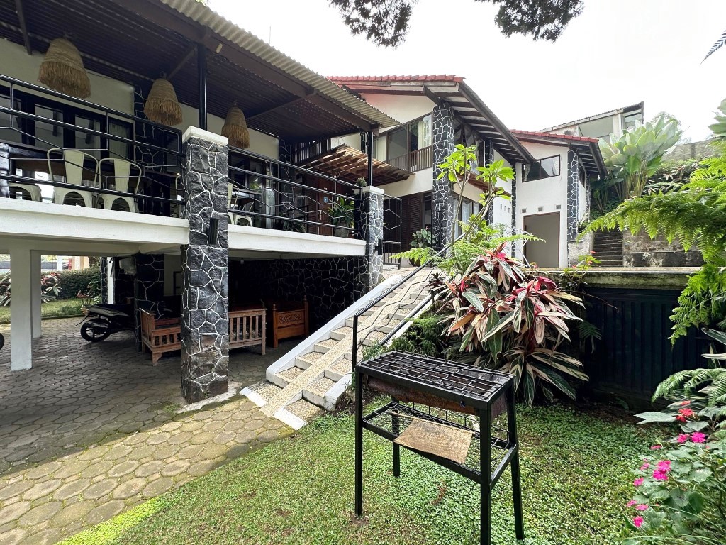 Villa Waterfall - Image 3