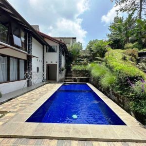 villa waterfall lembang