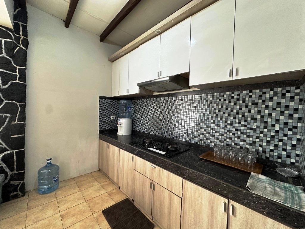 Villa Waterfall - Image 22